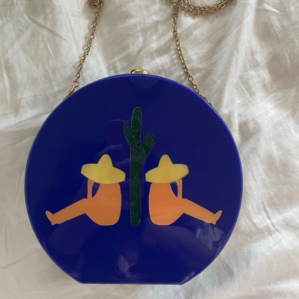 Enamel circle clutch